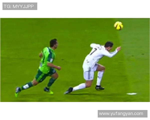 足球明星搞笑假摔合集让你捧腹大笑的精彩瞬间大盘点