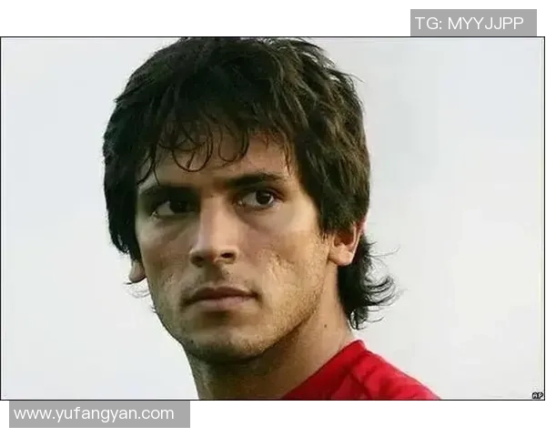 优雅与激情交融的绿茵传奇最儒雅的足球明星风采探寻