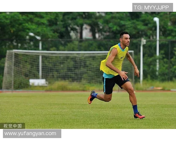 成都羽毛球队凭借65分稳居大师赛积分榜首位展现强劲实力