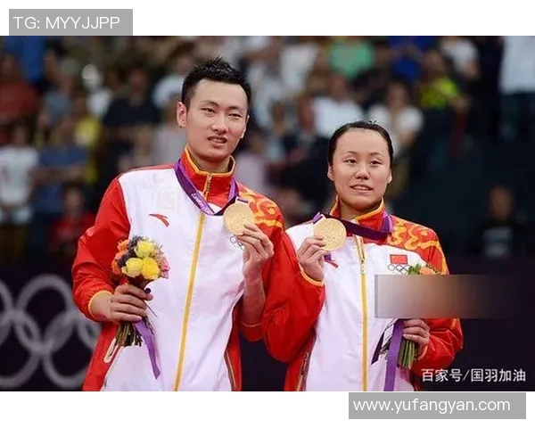 武汉羽毛球队与南京羽毛球队赛后复盘分析比赛经验与战术调整