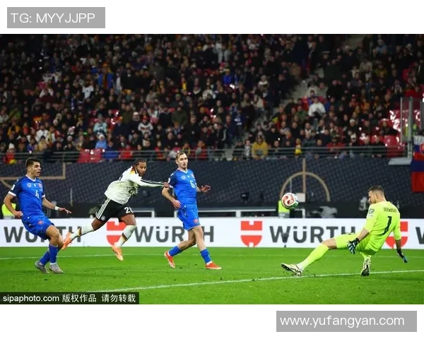 足球明星鲍曼门将的传奇之路与职业生涯的辉煌成就解析 足球明星鲍曼门将的传奇之路与职业生涯的辉煌成就解析